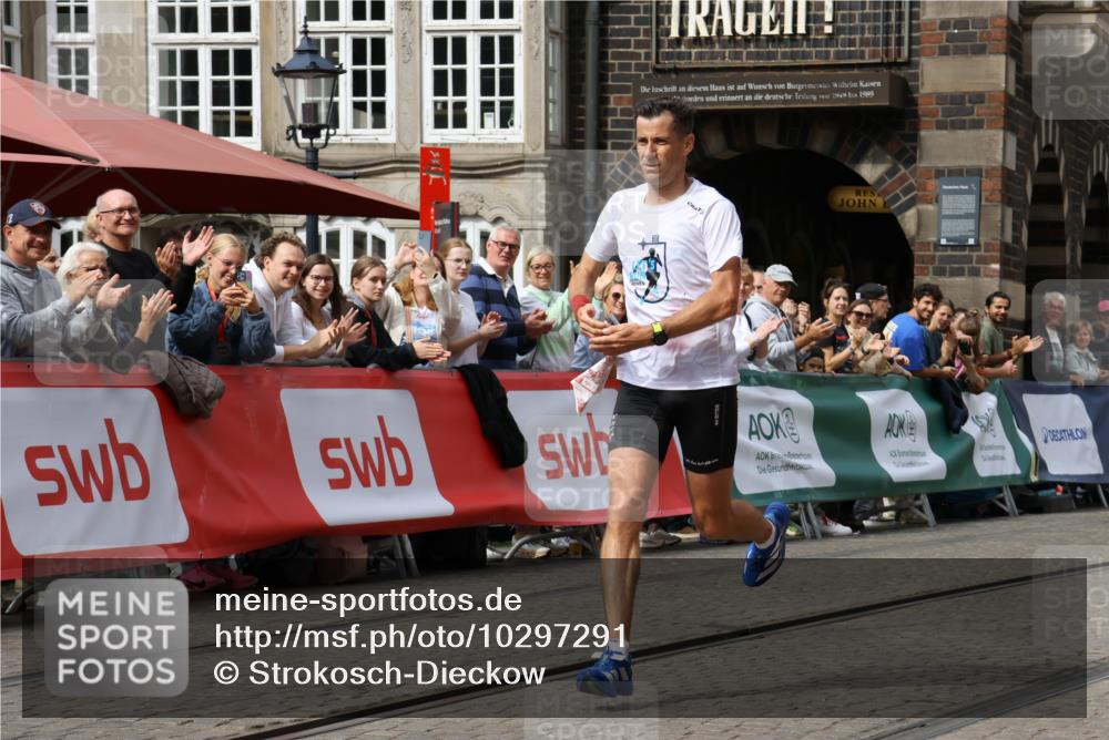 13.09.2026 - 21. swb-Marathon Bremen Strokosch-Dieckow http://msf.ph/oto/10297291 13.09.2026 12:22:26 Ziel 1681, 176 meine-sportfotos.de