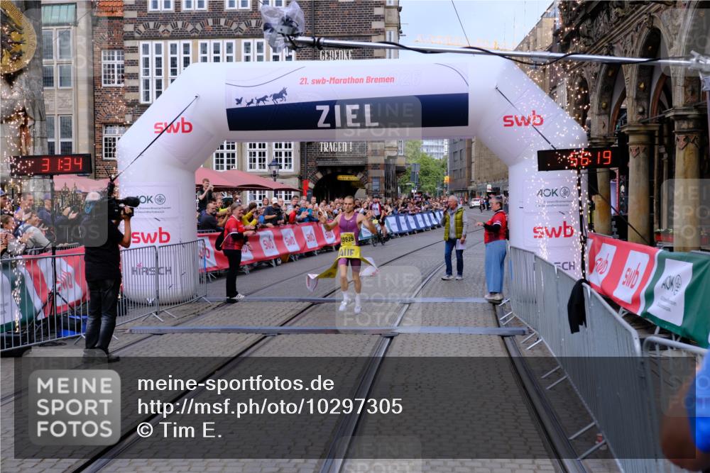 13.09.2026 - 21. swb-Marathon Bremen Tim E. http://msf.ph/oto/10297305 13.09.2026 10:26:52 Ziel 13525 meine-sportfotos.de