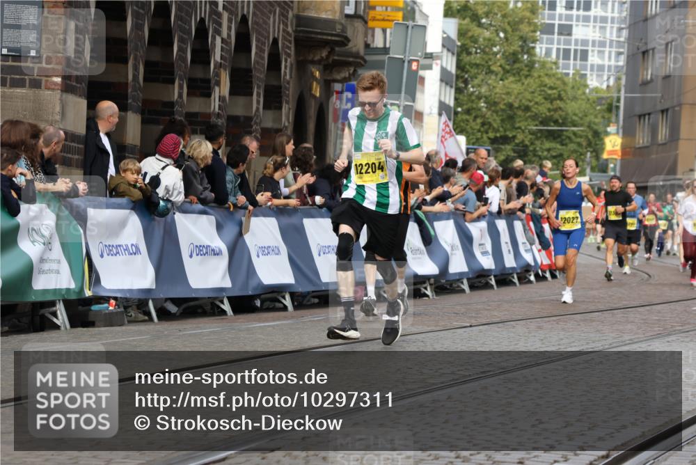 13.09.2026 - 21. swb-Marathon Bremen Strokosch-Dieckow http://msf.ph/oto/10297311 13.09.2026 10:49:02 Ziel 10231, 10269, 10489, 10538, 10770, 10815, 10917, 10993, 11196, 11372, 11611, 11885, 13512, 10294, 10392, 10514, 10655, 11316, 11567, 11891, 11896, 11984, 12132, 12149, 12450, 12529, 13577 meine-sportfotos.de