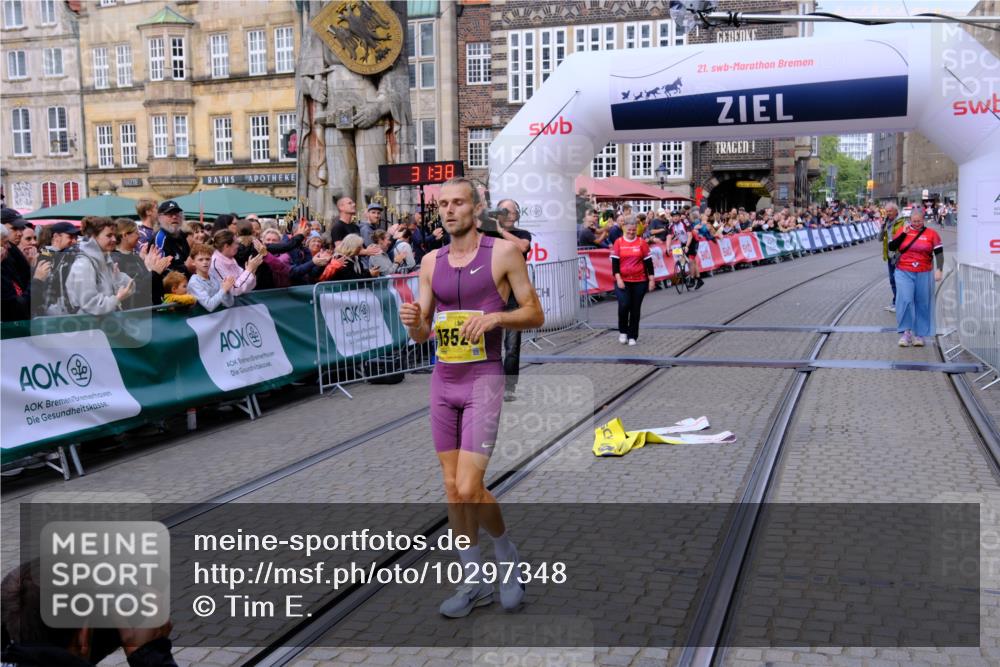 13.09.2026 - 21. swb-Marathon Bremen Tim E. http://msf.ph/oto/10297348 13.09.2026 10:26:56 Ziel 13525 meine-sportfotos.de