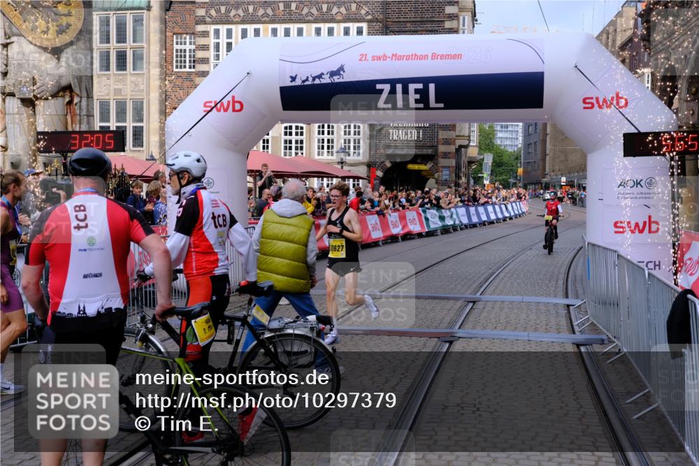 13.09.2026 - 21. swb-Marathon Bremen Tim E. http://msf.ph/oto/10297379 13.09.2026 10:27:23 Ziel 13627 meine-sportfotos.de