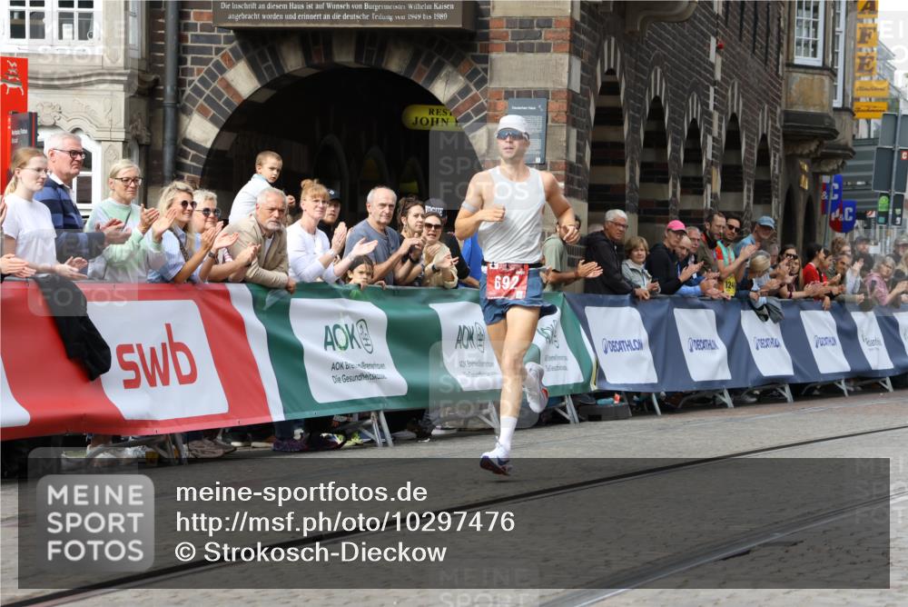 13.09.2026 - 21. swb-Marathon Bremen Strokosch-Dieckow http://msf.ph/oto/10297476 13.09.2026 12:27:23 Ziel 692 meine-sportfotos.de