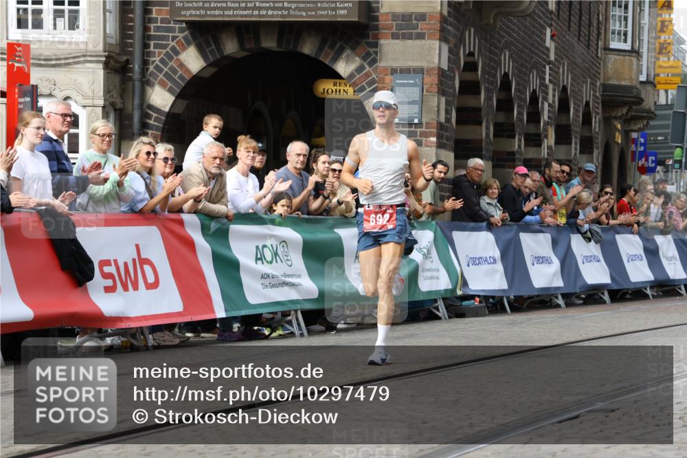 13.09.2026 - 21. swb-Marathon Bremen Strokosch-Dieckow http://msf.ph/oto/10297479 13.09.2026 12:27:23 Ziel 692 meine-sportfotos.de