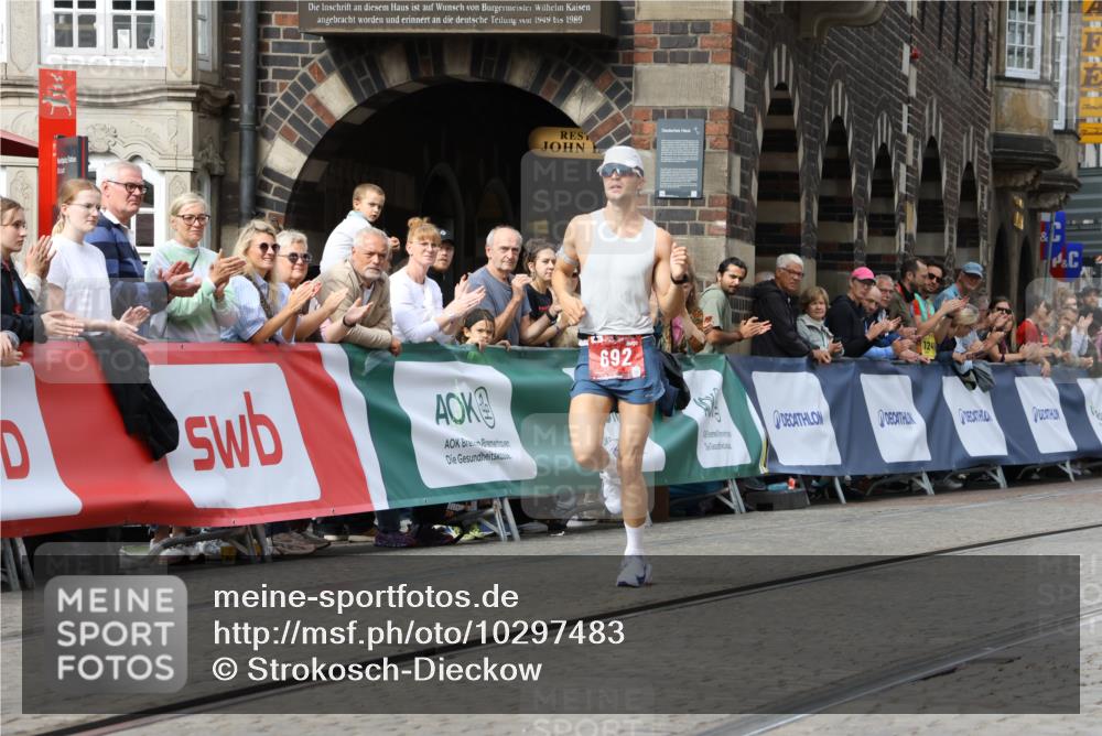 13.09.2026 - 21. swb-Marathon Bremen Strokosch-Dieckow http://msf.ph/oto/10297483 13.09.2026 12:27:24 Ziel 692 meine-sportfotos.de