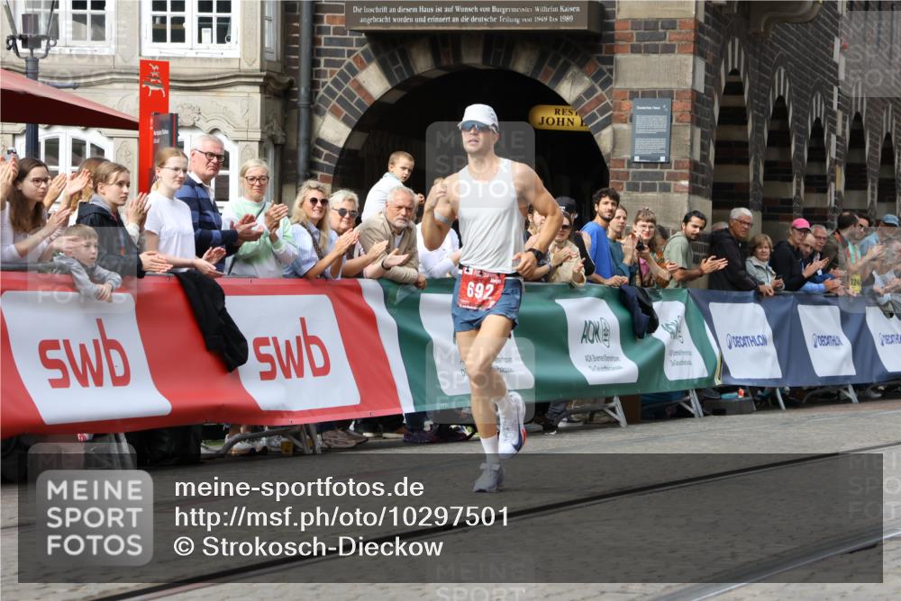 13.09.2026 - 21. swb-Marathon Bremen Strokosch-Dieckow http://msf.ph/oto/10297501 13.09.2026 12:27:24 Ziel 692 meine-sportfotos.de
