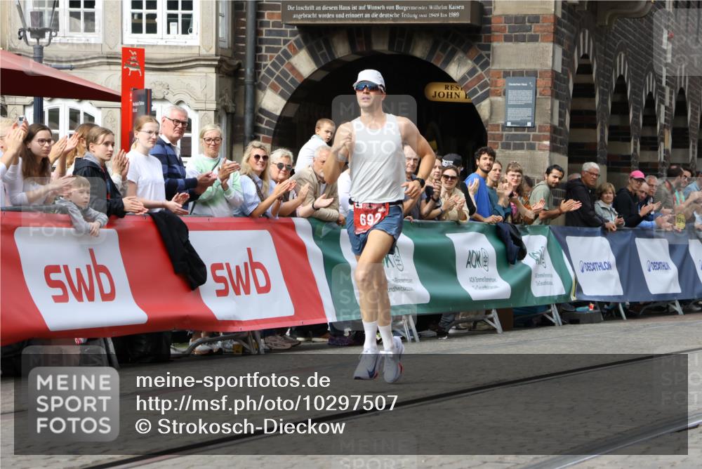 13.09.2026 - 21. swb-Marathon Bremen Strokosch-Dieckow http://msf.ph/oto/10297507 13.09.2026 12:27:24 Ziel 692 meine-sportfotos.de