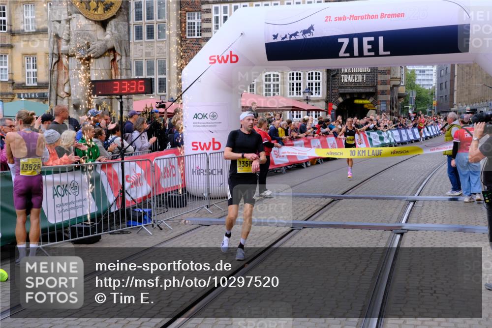 13.09.2026 - 21. swb-Marathon Bremen Tim E. http://msf.ph/oto/10297520 13.09.2026 10:28:54 Ziel 13515, 13547, 13567, 13593, 13635 meine-sportfotos.de