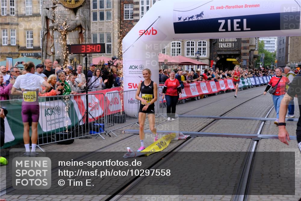 13.09.2026 - 21. swb-Marathon Bremen Tim E. http://msf.ph/oto/10297558 13.09.2026 10:28:57 Ziel 13515, 13547, 13567, 13593, 13624 meine-sportfotos.de