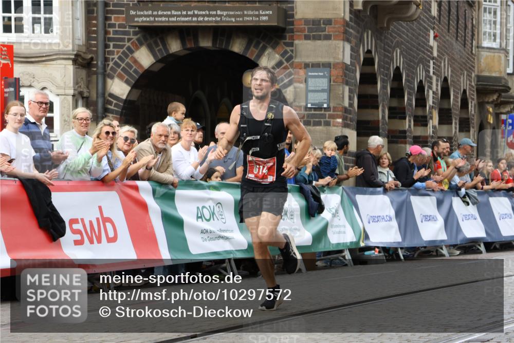 13.09.2026 - 21. swb-Marathon Bremen Strokosch-Dieckow http://msf.ph/oto/10297572 13.09.2026 12:28:46 Ziel 443, 614, 2054, 317, 796, 1046 meine-sportfotos.de