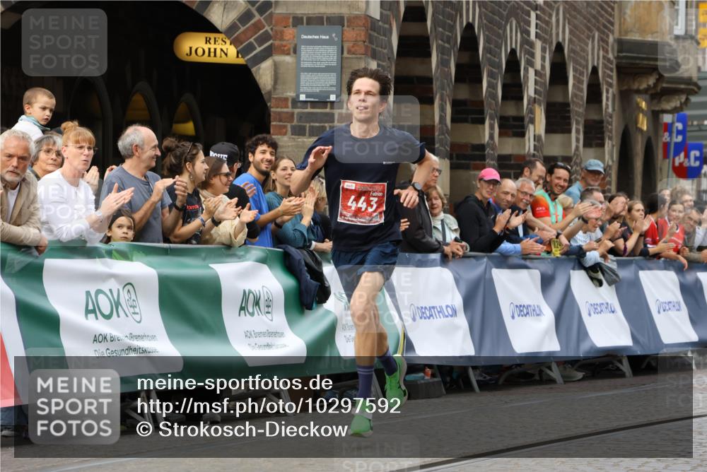 13.09.2026 - 21. swb-Marathon Bremen Strokosch-Dieckow http://msf.ph/oto/10297592 13.09.2026 12:28:54 Ziel 443, 2054, 317, 608, 796, 1046 meine-sportfotos.de