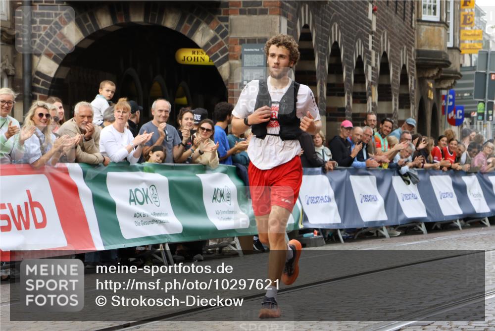 13.09.2026 - 21. swb-Marathon Bremen Strokosch-Dieckow http://msf.ph/oto/10297621 13.09.2026 12:28:57 Ziel 443, 2054, 317, 608, 1046 meine-sportfotos.de