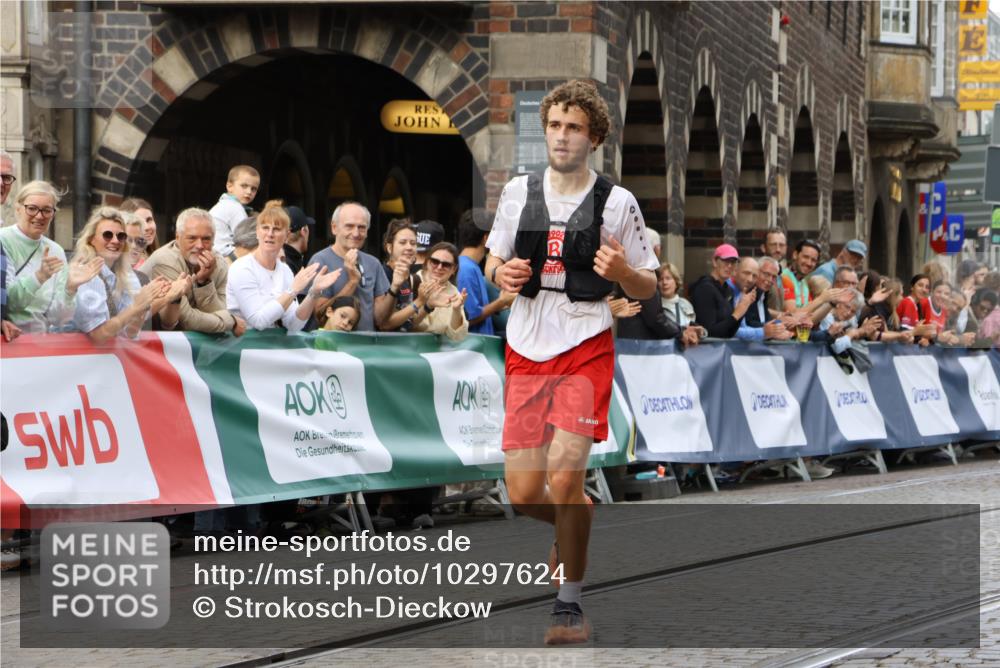 13.09.2026 - 21. swb-Marathon Bremen Strokosch-Dieckow http://msf.ph/oto/10297624 13.09.2026 12:28:58 Ziel 443, 2054, 317, 608, 1046 meine-sportfotos.de