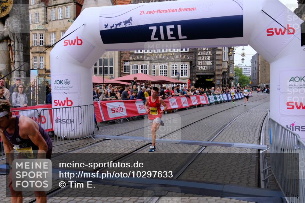 13.09.2026 - 21. swb-Marathon Bremen Tim E. http://msf.ph/oto/10297633 13.09.2026 10:29:56 Ziel 11234, 13510, 13579, 13623 meine-sportfotos.de