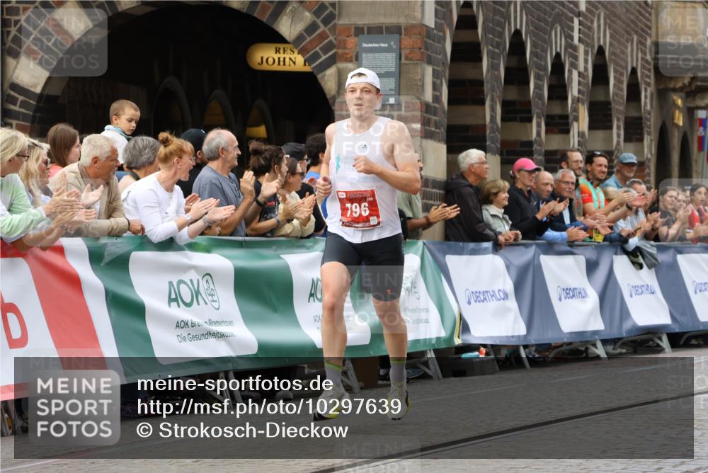 13.09.2026 - 21. swb-Marathon Bremen Strokosch-Dieckow http://msf.ph/oto/10297639 13.09.2026 12:29:23 Ziel 317, 608, 796, 1046, 821 meine-sportfotos.de