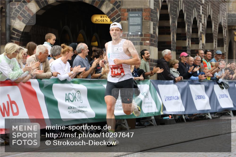 13.09.2026 - 21. swb-Marathon Bremen Strokosch-Dieckow http://msf.ph/oto/10297647 13.09.2026 12:29:23 Ziel 317, 608, 796, 1046, 821 meine-sportfotos.de