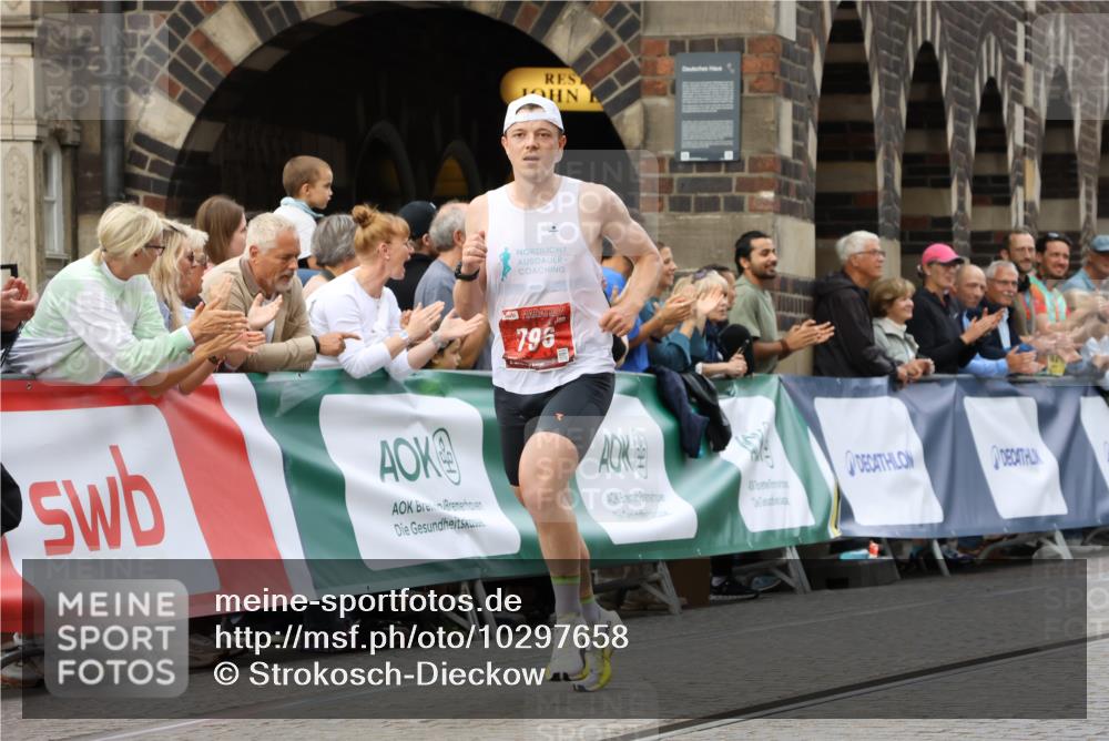 13.09.2026 - 21. swb-Marathon Bremen Strokosch-Dieckow http://msf.ph/oto/10297658 13.09.2026 12:29:23 Ziel 317, 608, 796, 1046, 821 meine-sportfotos.de