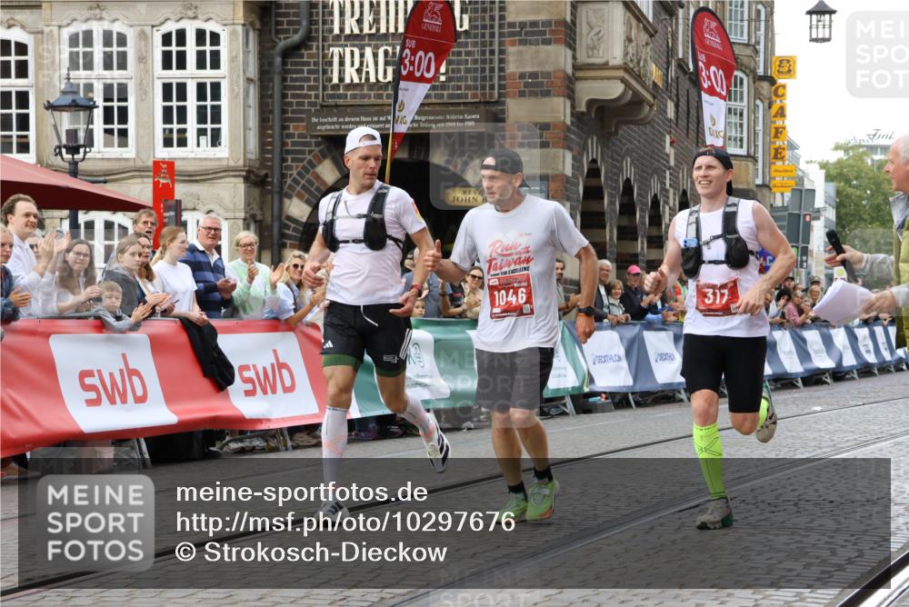 13.09.2026 - 21. swb-Marathon Bremen Strokosch-Dieckow http://msf.ph/oto/10297676 13.09.2026 12:29:27 Ziel 317, 608, 796, 1046, 821 meine-sportfotos.de