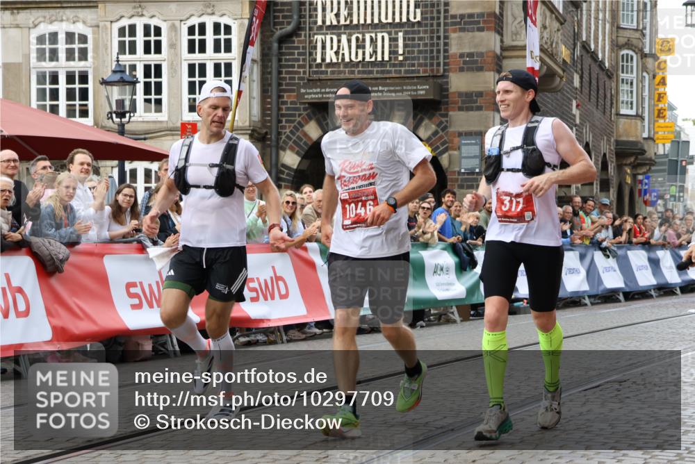 13.09.2026 - 21. swb-Marathon Bremen Strokosch-Dieckow http://msf.ph/oto/10297709 13.09.2026 12:29:28 Ziel 317, 608, 796, 1046, 821 meine-sportfotos.de