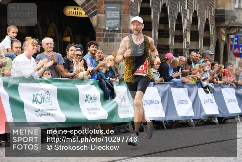 13.09.2026 - 21. swb-Marathon Bremen Strokosch-Dieckow http://msf.ph/oto/10297746 13.09.2026 12:30:02 Ziel 821 meine-sportfotos.de