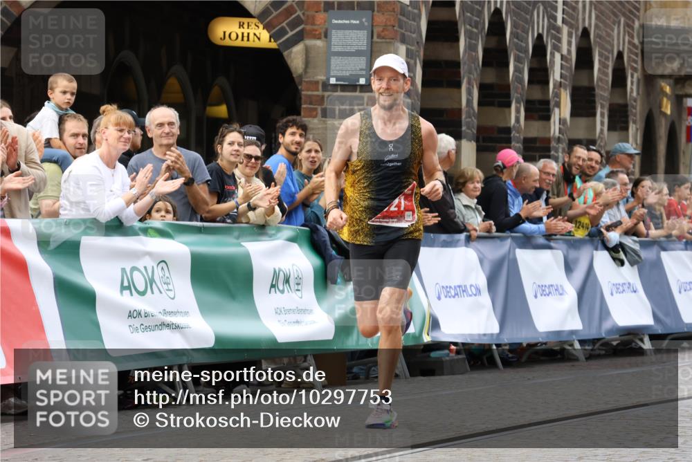 13.09.2026 - 21. swb-Marathon Bremen Strokosch-Dieckow http://msf.ph/oto/10297753 13.09.2026 12:30:02 Ziel 821 meine-sportfotos.de