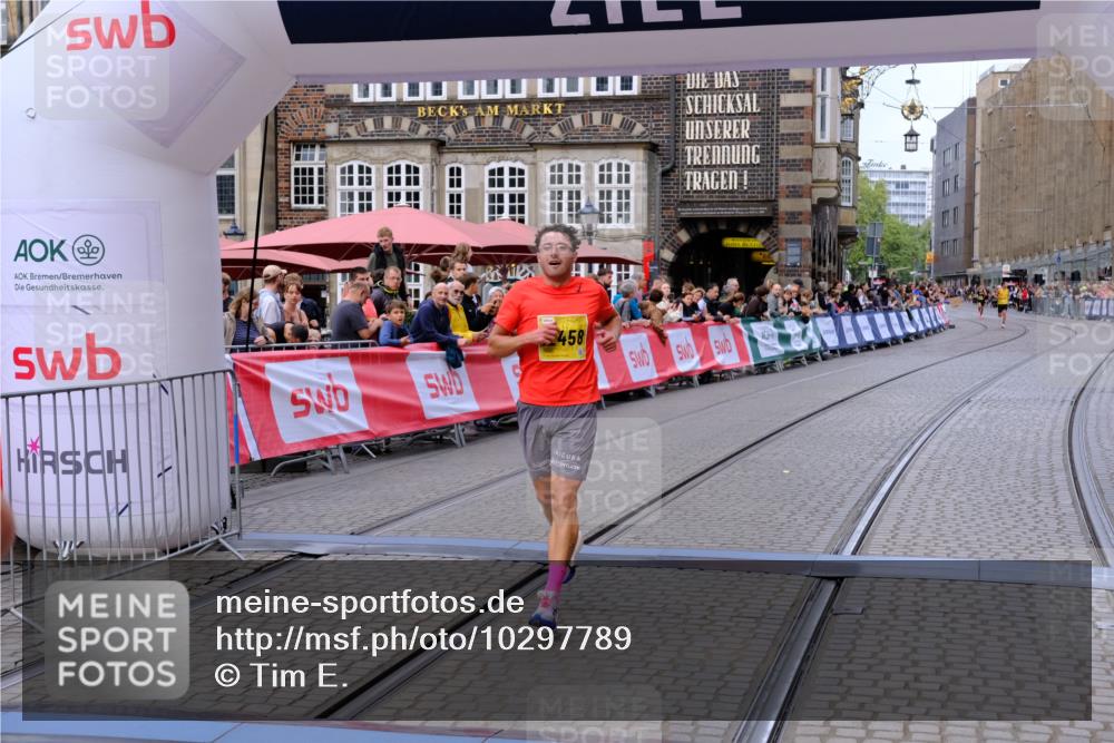 13.09.2026 - 21. swb-Marathon Bremen Tim E. http://msf.ph/oto/10297789 13.09.2026 10:30:56 Ziel 12458, 13603 meine-sportfotos.de