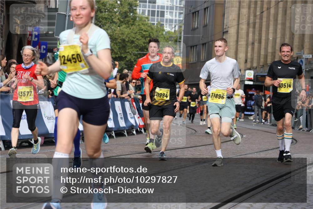 13.09.2026 - 21. swb-Marathon Bremen Strokosch-Dieckow http://msf.ph/oto/10297827 13.09.2026 10:49:19 Ziel 10253, 10293, 10392, 10566, 11885, 11891, 12027, 12132, 12204, 12350, 12450, 12529, 13512, 13555, 10739, 10835, 10846, 10910, 11092, 11191, 11621, 11635, 12376 meine-sportfotos.de