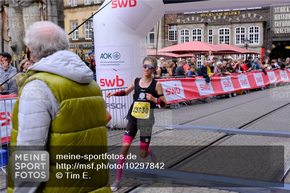 13.09.2026 - 21. swb-Marathon Bremen Tim E. http://msf.ph/oto/10297842 13.09.2026 10:31:16 Ziel 13537, 13554, 13572, 13602, 13630 meine-sportfotos.de
