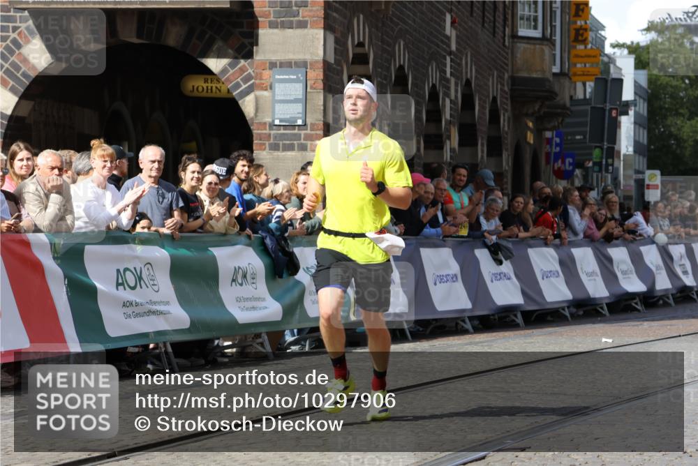 13.09.2026 - 21. swb-Marathon Bremen Strokosch-Dieckow http://msf.ph/oto/10297906 13.09.2026 12:33:17 Ziel 822 meine-sportfotos.de