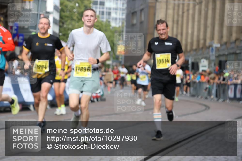 13.09.2026 - 21. swb-Marathon Bremen Strokosch-Dieckow http://msf.ph/oto/10297930 13.09.2026 10:49:21 Ziel 10253, 10293, 10392, 10566, 11316, 11891, 12027, 12132, 12149, 12204, 12350, 12450, 12529, 13555, 10739, 10835, 10846, 10910, 11092, 11191, 11635, 12376 meine-sportfotos.de