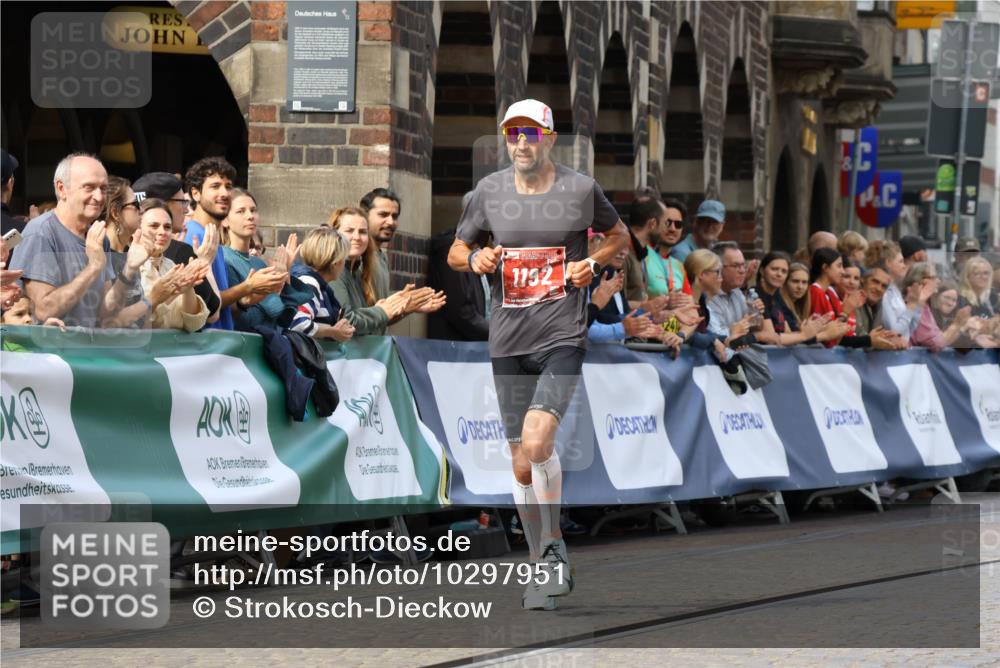 13.09.2026 - 21. swb-Marathon Bremen Strokosch-Dieckow http://msf.ph/oto/10297951 13.09.2026 12:34:18 Ziel 1192, 1154, 1997 meine-sportfotos.de