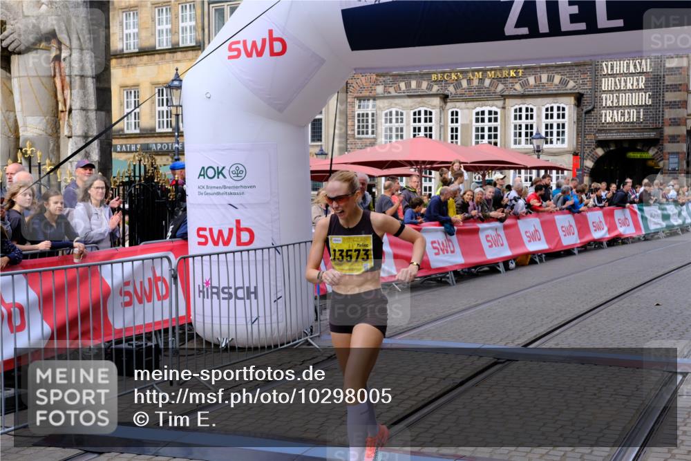 13.09.2026 - 21. swb-Marathon Bremen Tim E. http://msf.ph/oto/10298005 13.09.2026 10:32:12 Ziel 12457, 13533, 13536, 13573, 13618 meine-sportfotos.de