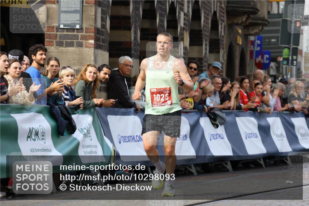 13.09.2026 - 21. swb-Marathon Bremen Strokosch-Dieckow http://msf.ph/oto/10298093 13.09.2026 12:35:29 Ziel 1028 meine-sportfotos.de