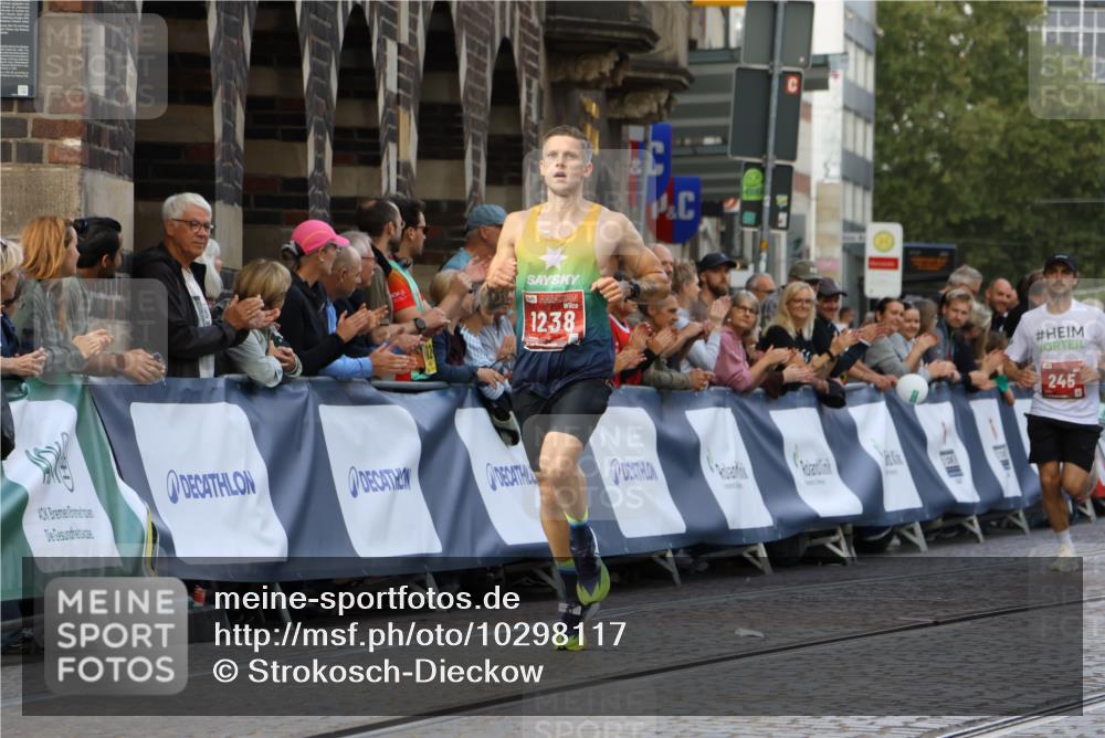 13.09.2026 - 21. swb-Marathon Bremen Strokosch-Dieckow http://msf.ph/oto/10298117 13.09.2026 12:36:11 Ziel 245, 1238 meine-sportfotos.de