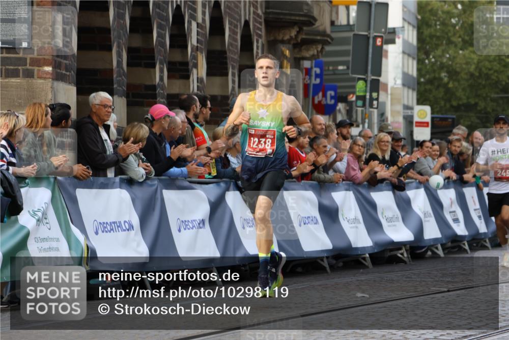 13.09.2026 - 21. swb-Marathon Bremen Strokosch-Dieckow http://msf.ph/oto/10298119 13.09.2026 12:36:11 Ziel 245, 1238 meine-sportfotos.de