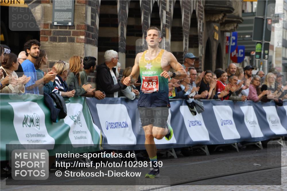 13.09.2026 - 21. swb-Marathon Bremen Strokosch-Dieckow http://msf.ph/oto/10298139 13.09.2026 12:36:11 Ziel 245, 1238 meine-sportfotos.de