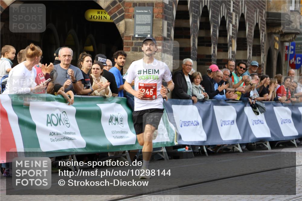 13.09.2026 - 21. swb-Marathon Bremen Strokosch-Dieckow http://msf.ph/oto/10298144 13.09.2026 12:36:16 Ziel 245, 1238, 1670 meine-sportfotos.de
