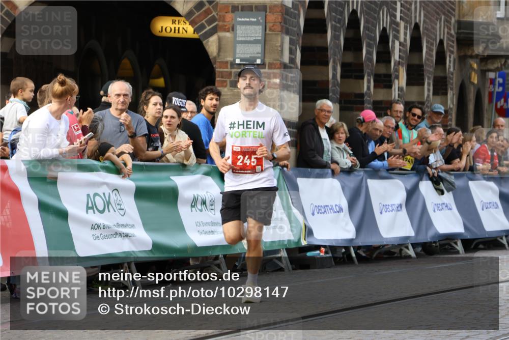 13.09.2026 - 21. swb-Marathon Bremen Strokosch-Dieckow http://msf.ph/oto/10298147 13.09.2026 12:36:16 Ziel 245, 1238, 1670 meine-sportfotos.de