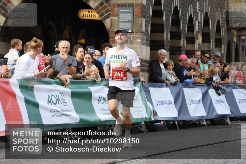 13.09.2026 - 21. swb-Marathon Bremen Strokosch-Dieckow http://msf.ph/oto/10298150 13.09.2026 12:36:16 Ziel 245, 1238, 1670 meine-sportfotos.de
