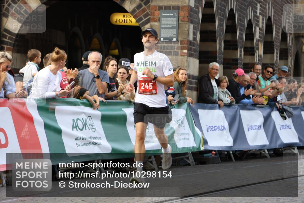13.09.2026 - 21. swb-Marathon Bremen Strokosch-Dieckow http://msf.ph/oto/10298154 13.09.2026 12:36:16 Ziel 245, 1238, 1670 meine-sportfotos.de