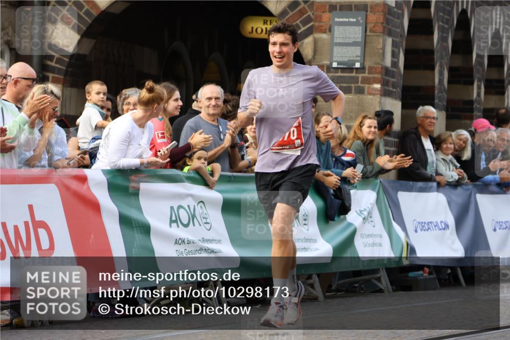 13.09.2026 - 21. swb-Marathon Bremen Strokosch-Dieckow http://msf.ph/oto/10298173 13.09.2026 12:36:25 Ziel 1670 meine-sportfotos.de