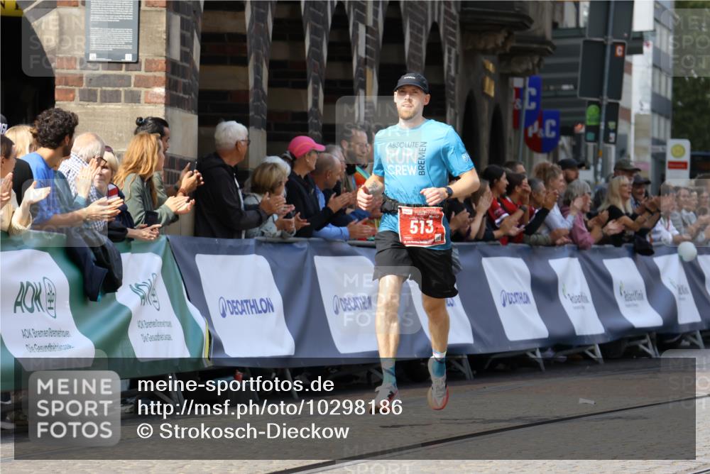 13.09.2026 - 21. swb-Marathon Bremen Strokosch-Dieckow http://msf.ph/oto/10298186 13.09.2026 12:37:45 Ziel 513, 1957 meine-sportfotos.de