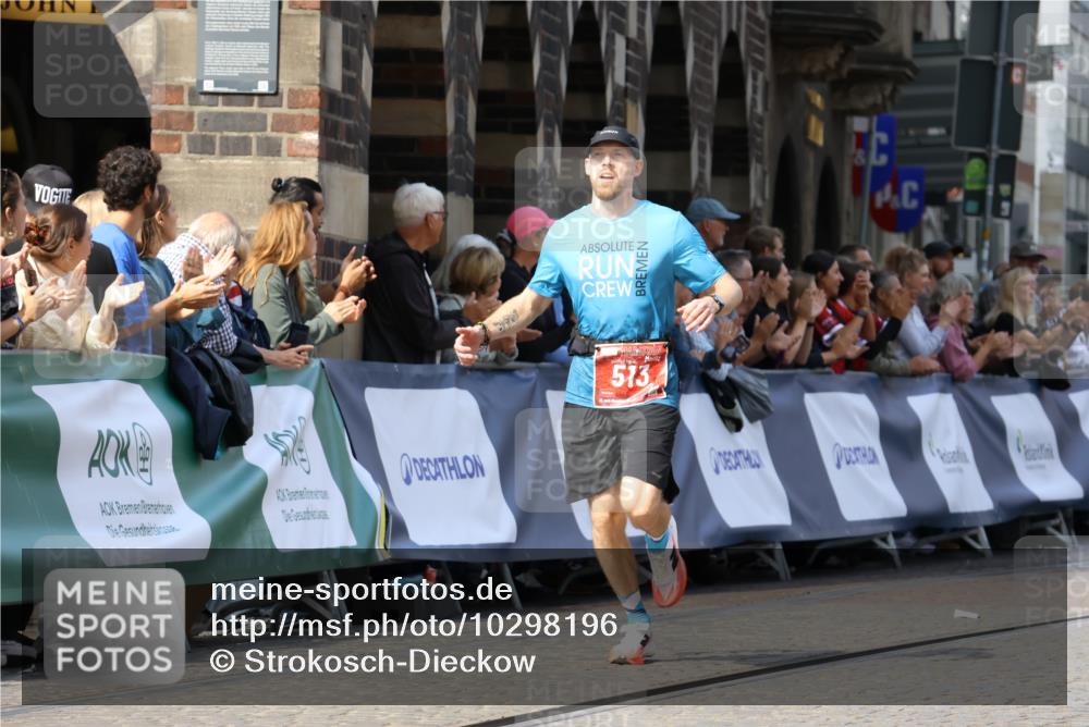 13.09.2026 - 21. swb-Marathon Bremen Strokosch-Dieckow http://msf.ph/oto/10298196 13.09.2026 12:37:46 Ziel 513, 1957 meine-sportfotos.de
