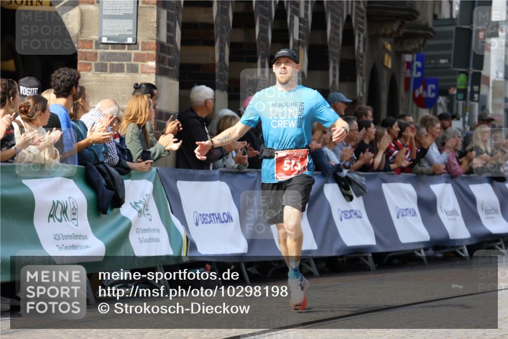 13.09.2026 - 21. swb-Marathon Bremen Strokosch-Dieckow http://msf.ph/oto/10298198 13.09.2026 12:37:46 Ziel 513, 1957 meine-sportfotos.de