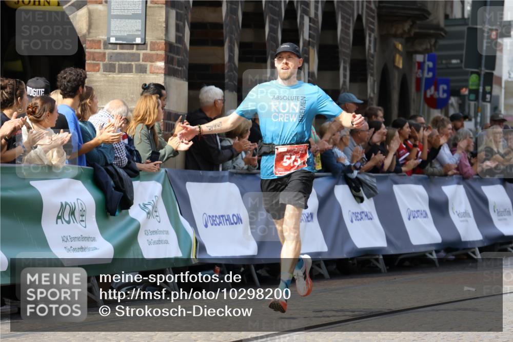 13.09.2026 - 21. swb-Marathon Bremen Strokosch-Dieckow http://msf.ph/oto/10298200 13.09.2026 12:37:46 Ziel 513, 1957 meine-sportfotos.de