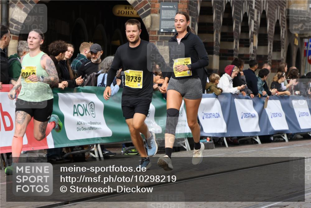 13.09.2026 - 21. swb-Marathon Bremen Strokosch-Dieckow http://msf.ph/oto/10298219 13.09.2026 10:49:36 Ziel 10294, 10392, 10514, 10655, 10846, 11316, 11567, 11621, 11896, 11984, 12132, 12149, 12376, 12450, 12529, 13577, 10508, 10709, 11007, 11183, 11717 meine-sportfotos.de