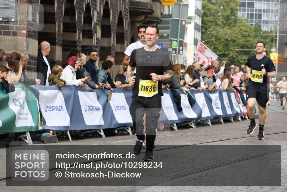 13.09.2026 - 21. swb-Marathon Bremen Strokosch-Dieckow http://msf.ph/oto/10298234 13.09.2026 10:49:37 Ziel 10294, 10392, 10514, 10655, 10739, 10846, 11191, 11316, 11567, 11621, 11896, 11984, 12132, 12149, 12376, 12450, 12529, 13577, 10508, 10709, 11007, 11183 meine-sportfotos.de