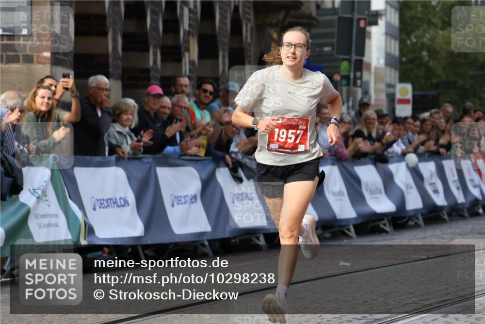 13.09.2026 - 21. swb-Marathon Bremen Strokosch-Dieckow http://msf.ph/oto/10298238 13.09.2026 12:37:50 Ziel 513, 1957 meine-sportfotos.de