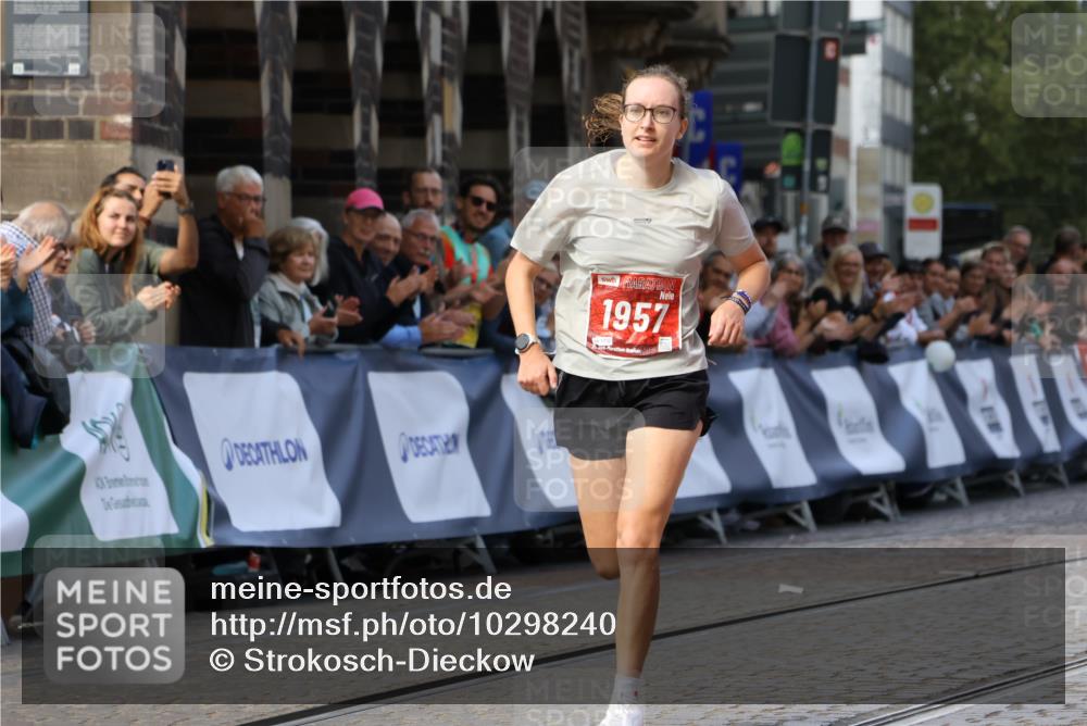 13.09.2026 - 21. swb-Marathon Bremen Strokosch-Dieckow http://msf.ph/oto/10298240 13.09.2026 12:37:50 Ziel 513, 1957 meine-sportfotos.de