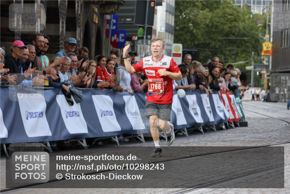 13.09.2026 - 21. swb-Marathon Bremen Strokosch-Dieckow http://msf.ph/oto/10298243 13.09.2026 12:38:02 Ziel 1766 meine-sportfotos.de