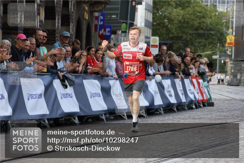 13.09.2026 - 21. swb-Marathon Bremen Strokosch-Dieckow http://msf.ph/oto/10298247 13.09.2026 12:38:03 Ziel 1766 meine-sportfotos.de